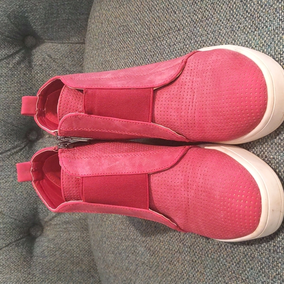 Journee Collection Pink Wedge Sneakers - Picture 3 of 5